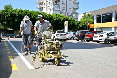 Antalya Muratpaşa'nın yol çizgileri yenileniyor