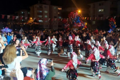 Festivalin gözdesi Yıldızlar folklor ekibi oldu