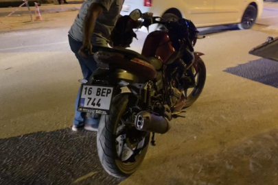 Otomobil ile çarpışan motosiklet sürücüsü hayatını kaybetti