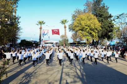 Cumhuriyet’in 100. Yıl Dönümü Kutlamaları ve Zeybek Gösterisi