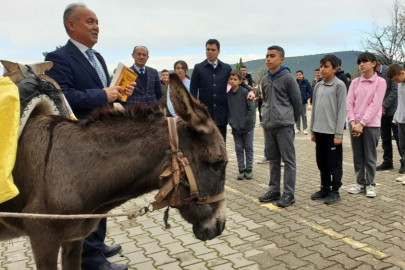 ‘Eşekli Dostoyevski' Bursa Orhaneli'de çocuklarla buluştu 