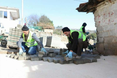 Bursa İnegöl kırsalında yollar parke taşla kaplanıyor