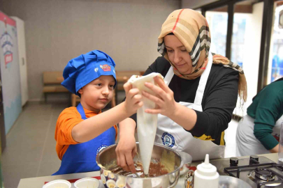 Bursa'da Yıldırımlı minik aşçılar iş başında