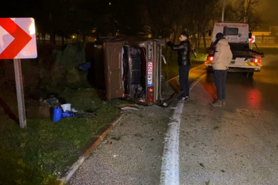 Bursa'da refüje çarpan otomobil takla attı: 1 yaralı