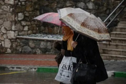 Bursa'da haftanın ilk günü karla karışık yağışla başlıyor