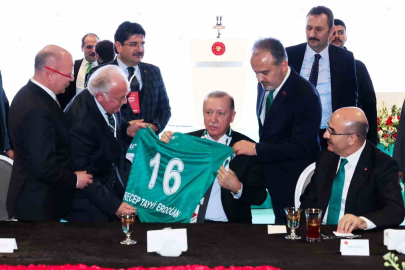 Bursaspor Başkanı Sinan Bür, Cumhurbaşkanı Erdoğan’la görüştü: Heyecan kulüpte yükseldi