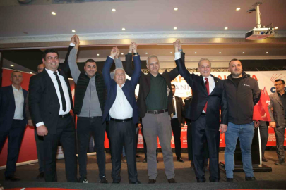 CHP Bursa Büyükşehir Belediye Başkan Adayı Bozbey, Mustafakemalpaşa'ya sinema ve tiyatro sözü verdi