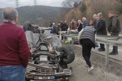 Bursa’da kontrolden çıkan otomobil takla attı: 2 yaralı