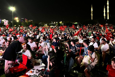 Milli Takım Almanya’da, Bursalılar meydanlarda coşku yaşadı